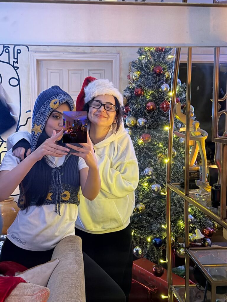 Hania Aamir Celebrates Christmas with Friends in Lahore