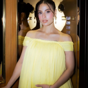 Iqra Aziz & Yasir Hussain Blessed with a Beautiful Baby Girl