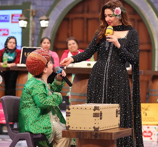 Mahira khan at jeeto Pakistan Show