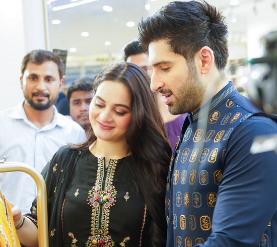 Aiman Khan and Muneeb Butt Steal the Spotlight at Saima Jinnah Icon Mall Diners Launch