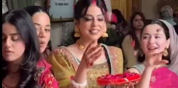 Hania Amir and Yashma Gill Spotted at Arinda Tul Noor’s Glamorous Barat: When Pakistani Celebs Turn a Wedding into Pure Magic